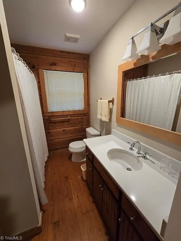 979 Wagon Road Warrensville, NC 28693