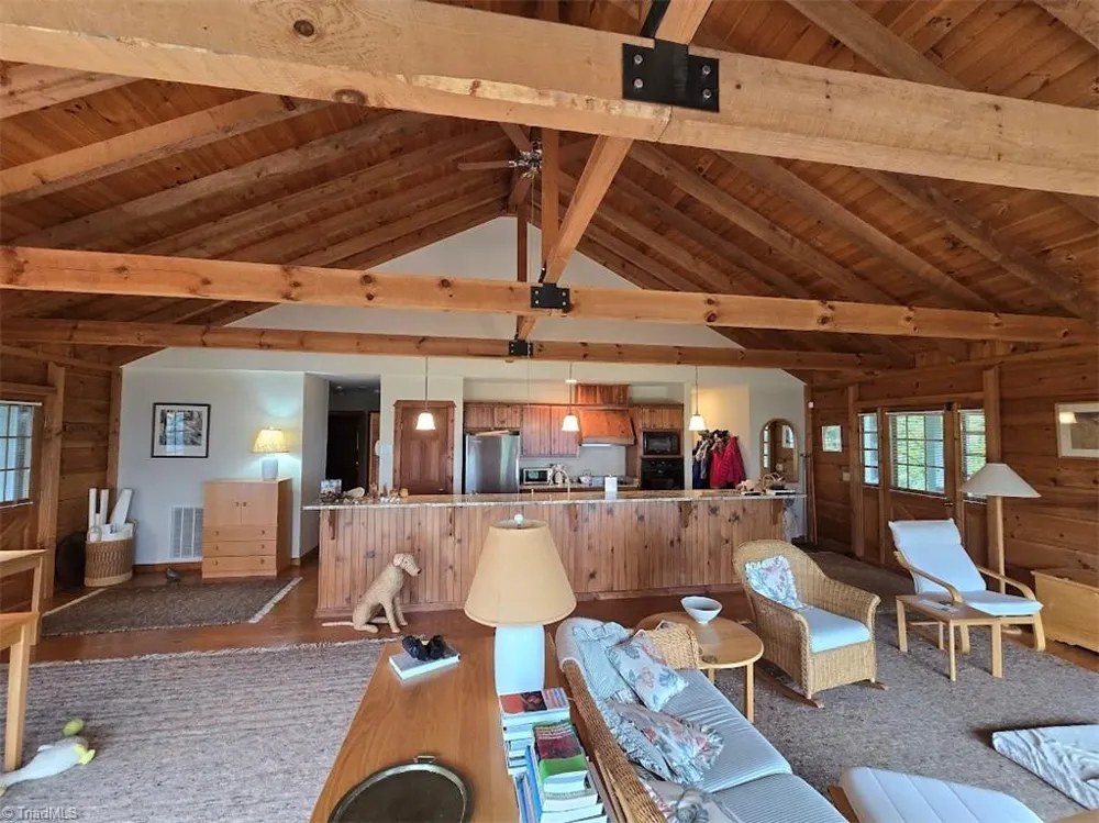 979 Wagon Road Warrensville, NC 28693