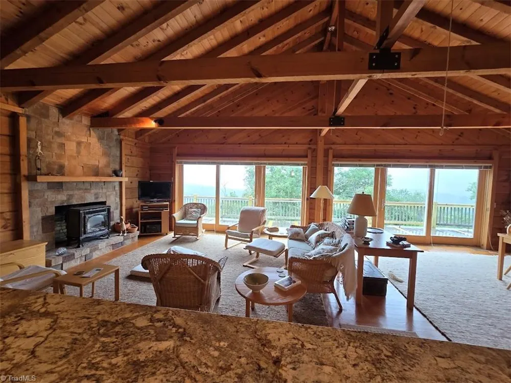 979 Wagon Road Warrensville, NC 28693