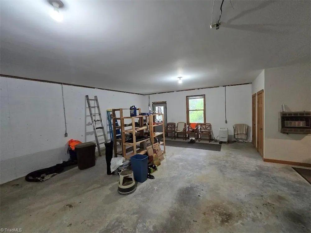 979 Wagon Road Warrensville, NC 28693