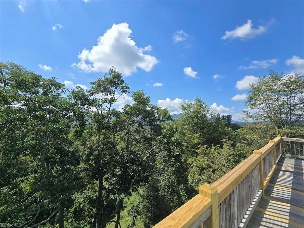 979 Wagon Road Warrensville, NC 28693