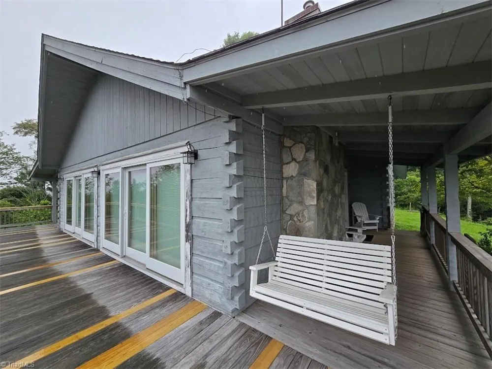 979 Wagon Road Warrensville, NC 28693