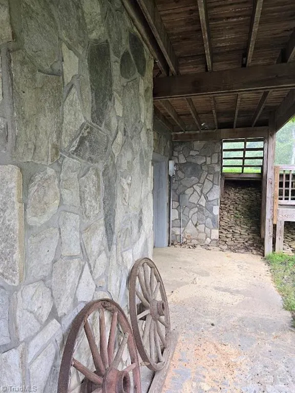979 Wagon Road Warrensville, NC 28693