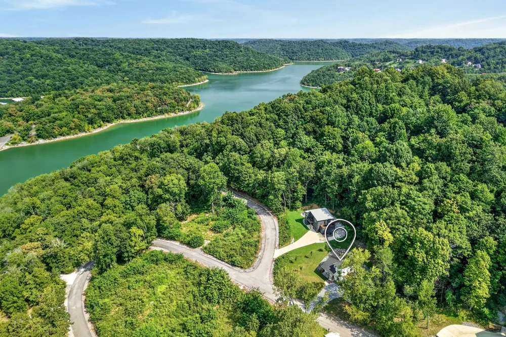 2343 Shoreside Dr Smithville, TN 37166