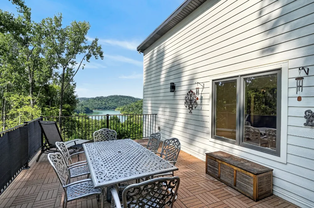 2343 Shoreside Dr Smithville, TN 37166