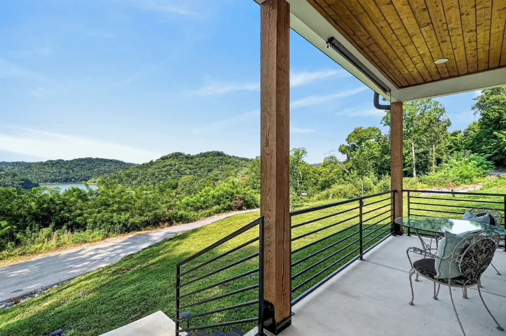 2343 Shoreside Dr Smithville, TN 37166