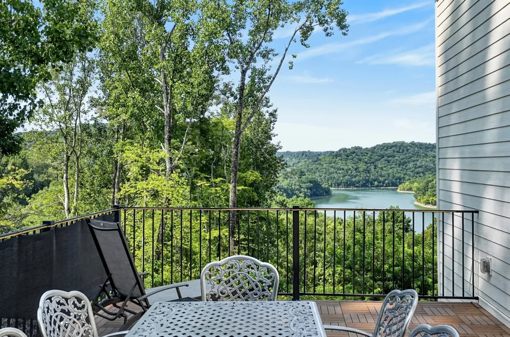 2343 Shoreside Dr Smithville, TN 37166