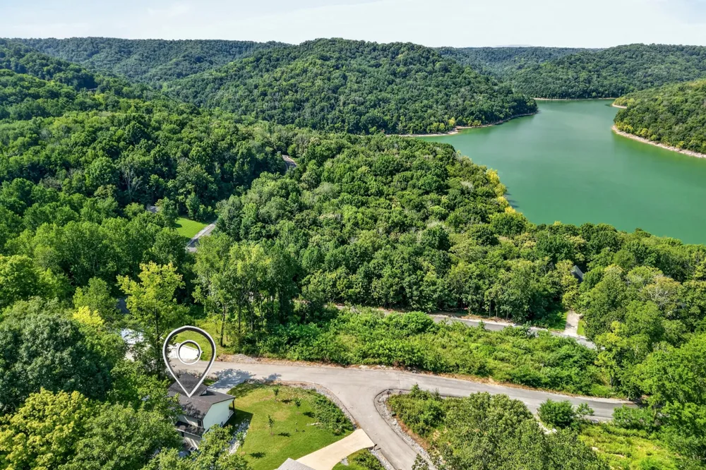 2343 Shoreside Dr Smithville, TN 37166