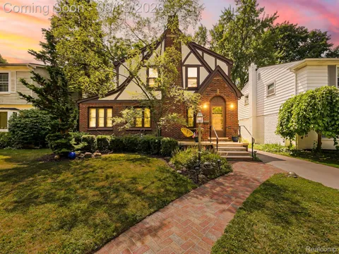 321 Aqua Court