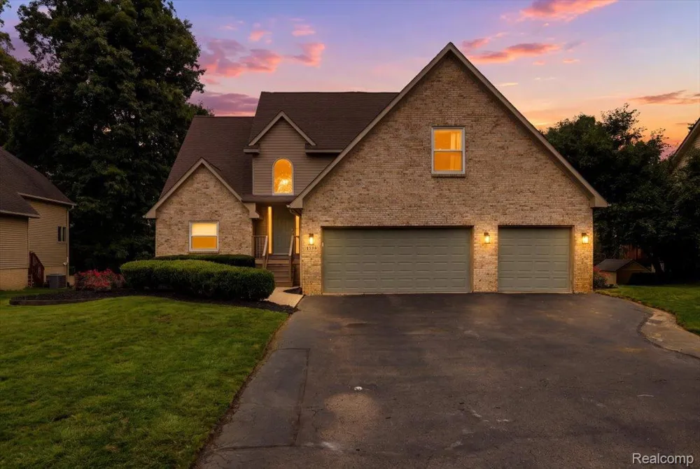1393 Remsing Street Hartland Township, MI 48353