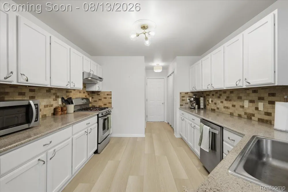 1393 Remsing Street Hartland Township, MI 48353