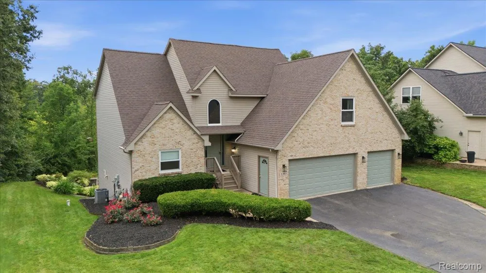 1393 Remsing Street Hartland Township, MI 48353