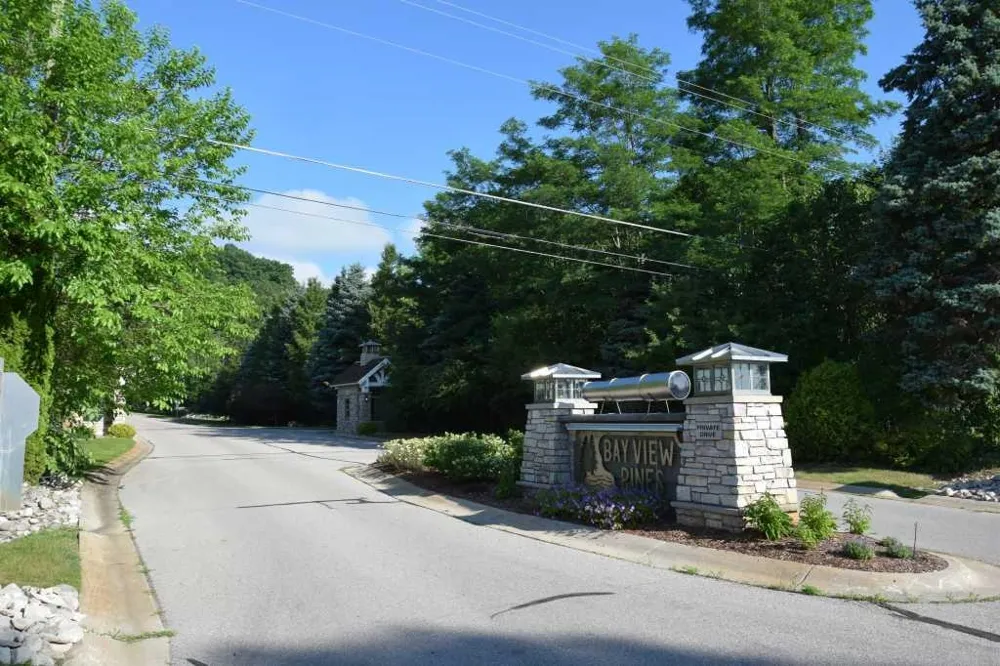 5554 S Spyglass Ridge Drive Bingham Township, MI 49682