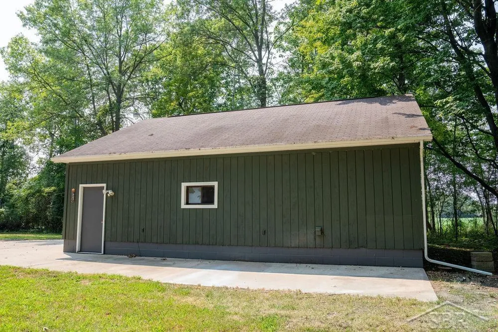 5959 Busch Road Taymouth Township, MI 48415