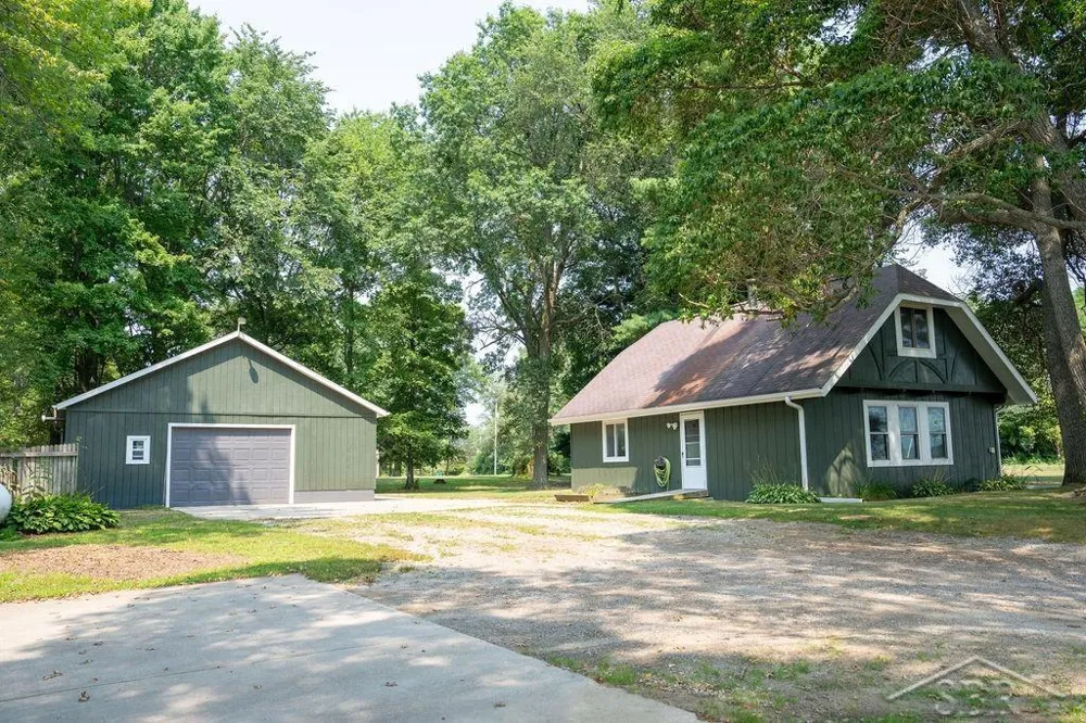 5959 Busch Road Taymouth Township, MI 48415