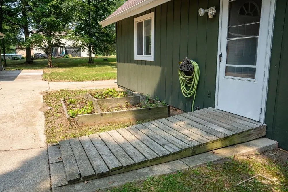5959 Busch Road Taymouth Township, MI 48415