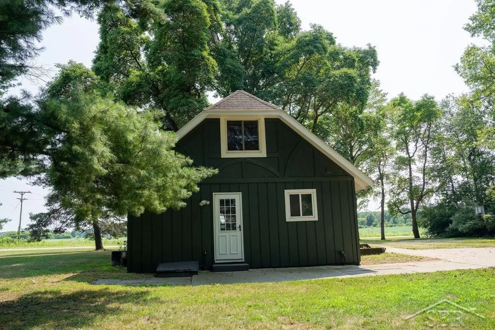 5959 Busch Road Taymouth Township, MI 48415