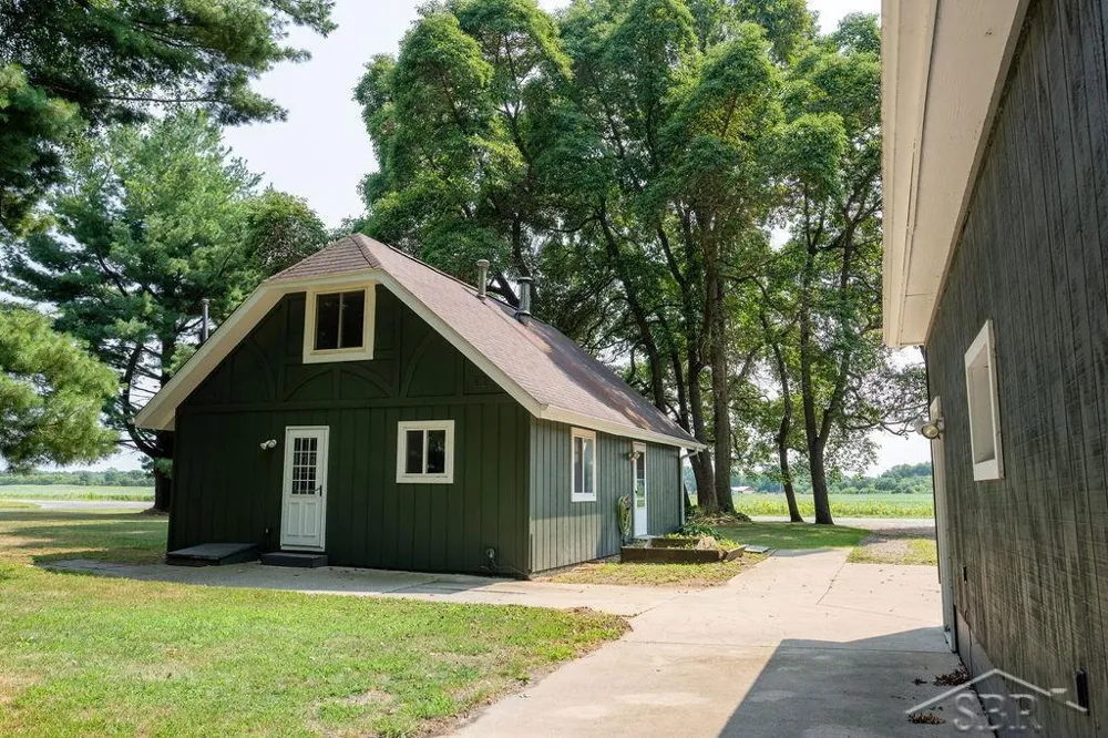 5959 Busch Road Taymouth Township, MI 48415