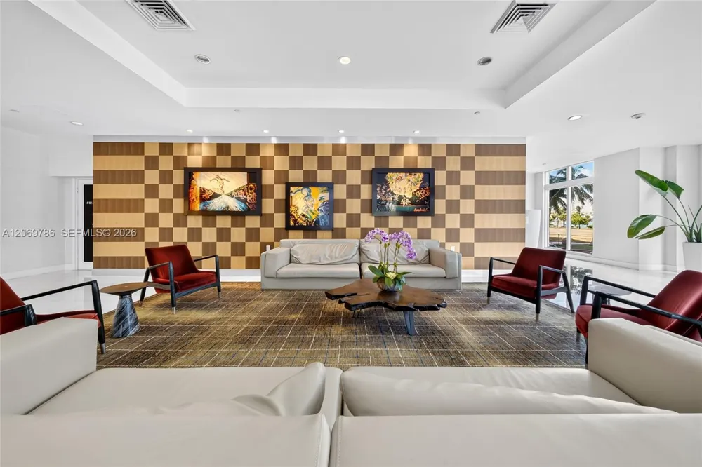 1800 Bayshore Dr #809 Miami, FL 33132