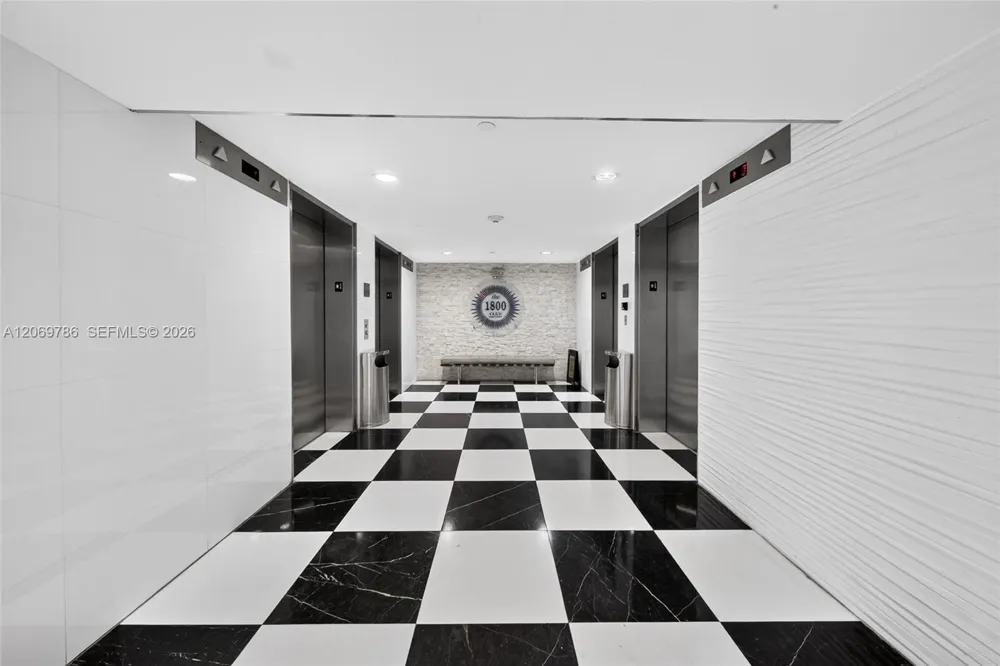 1800 Bayshore Dr #809 Miami, FL 33132
