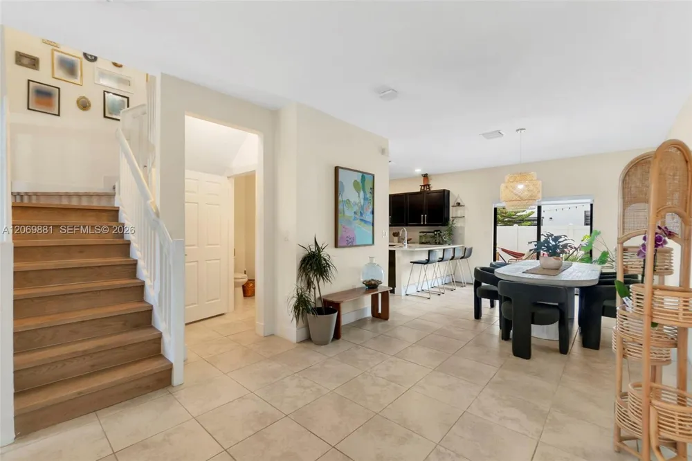 10615 W 34th Ct Hialeah, FL 33018