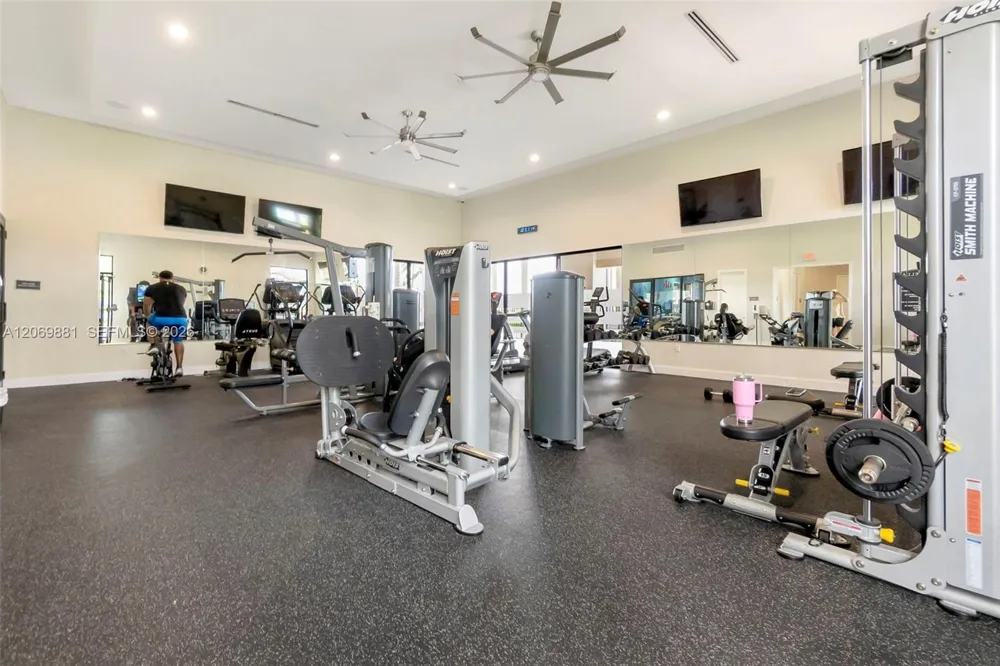 10615 W 34th Ct Hialeah, FL 33018