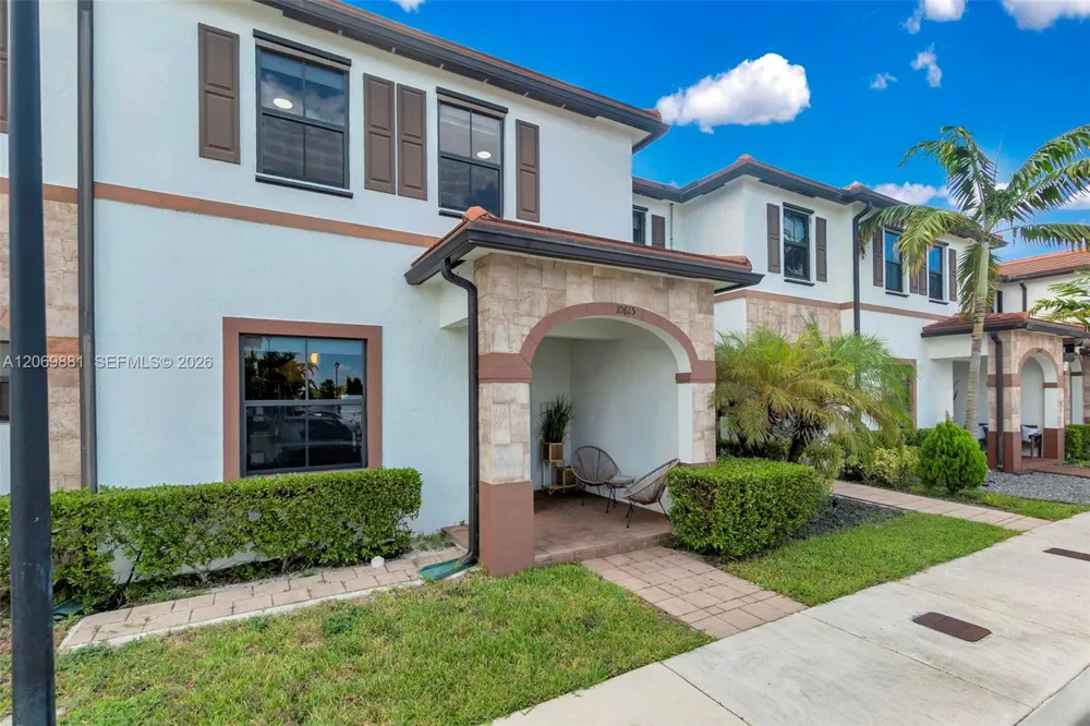 10615 W 34th Ct Hialeah, FL 33018