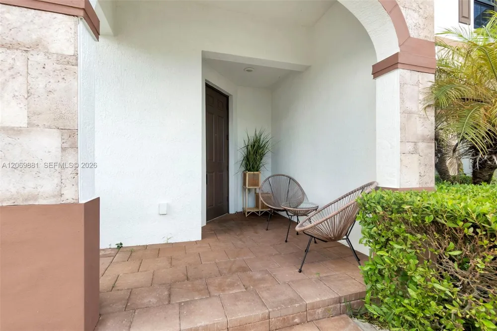 10615 W 34th Ct Hialeah, FL 33018
