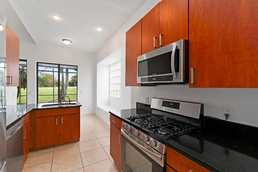 435 SW JEFFERSON CIRCLE Port St. Lucie, FL 34986