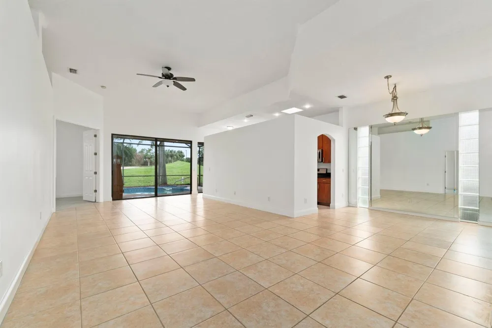 435 SW JEFFERSON CIRCLE Port St. Lucie, FL 34986