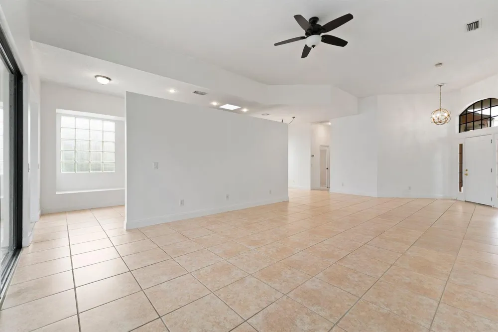 435 SW JEFFERSON CIRCLE Port St. Lucie, FL 34986