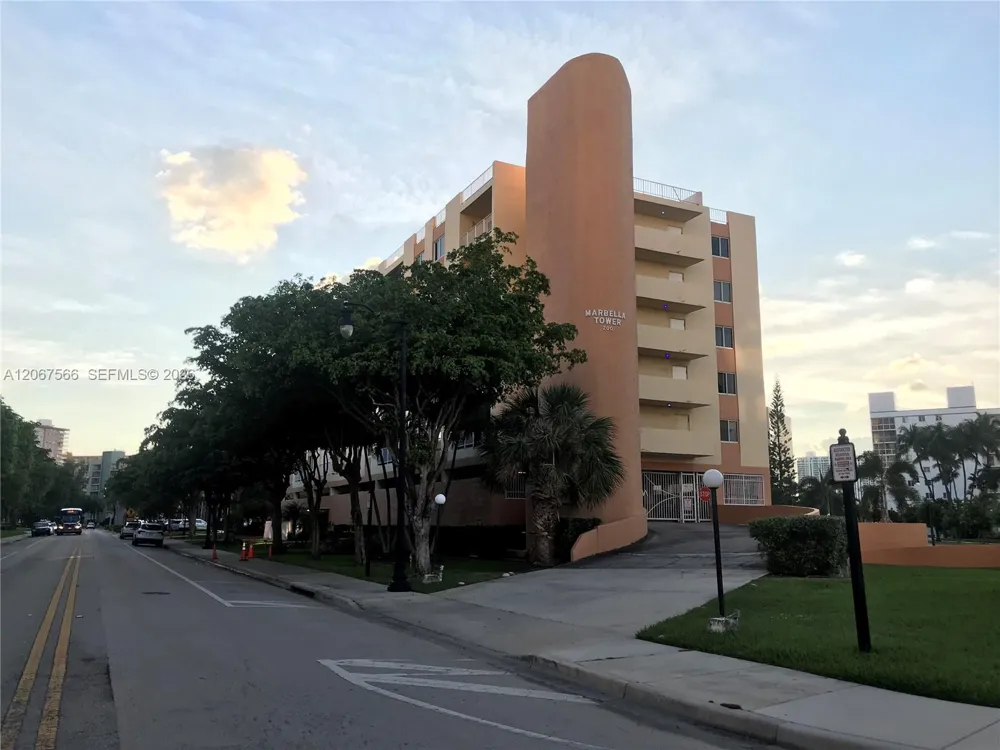 200 178th Dr #312 Sunny Isles Beach, FL 33160