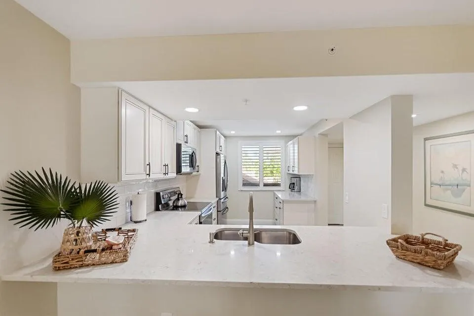 2101 Marina Isle Way #203 Jupiter, FL 33477