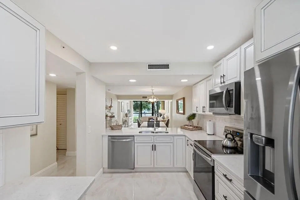 2101 Marina Isle Way #203 Jupiter, FL 33477