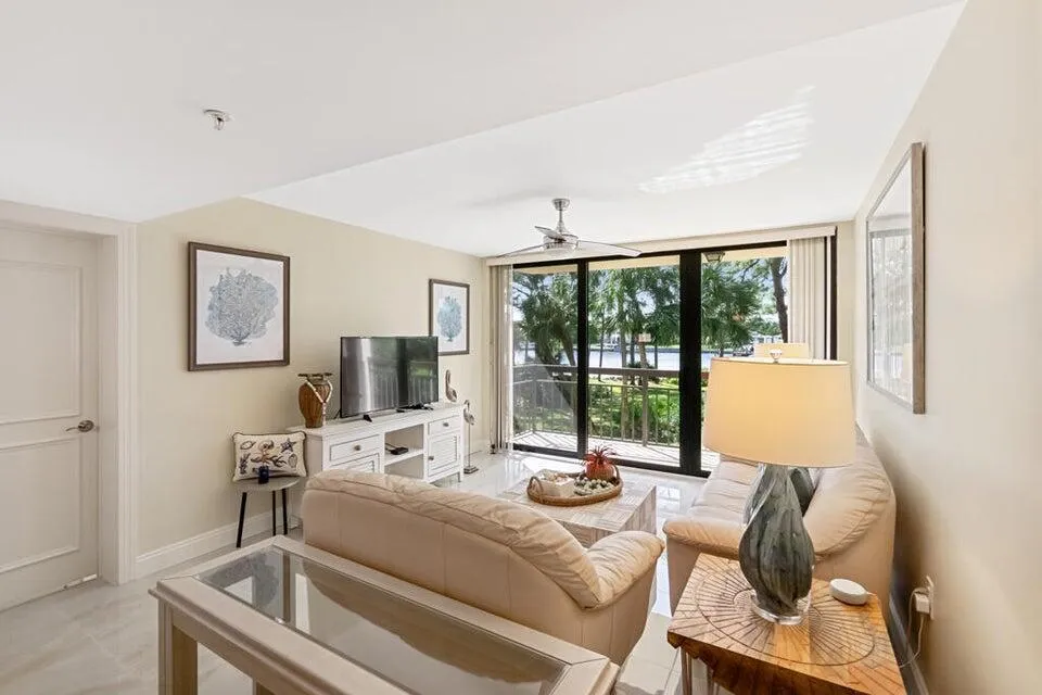 2101 Marina Isle Way #203 Jupiter, FL 33477