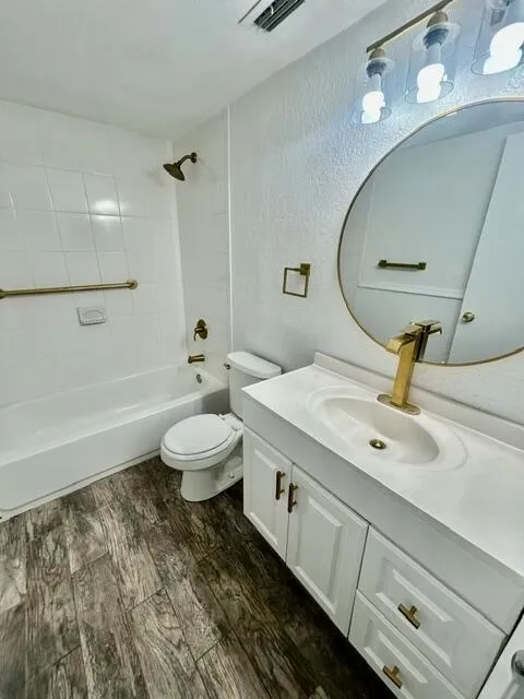 120 Sparrow Drive #115 Royal Palm Beach, FL 33411
