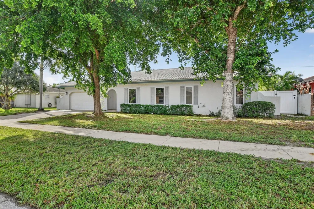 1544 NW 9th Street Boca Raton, FL 33486