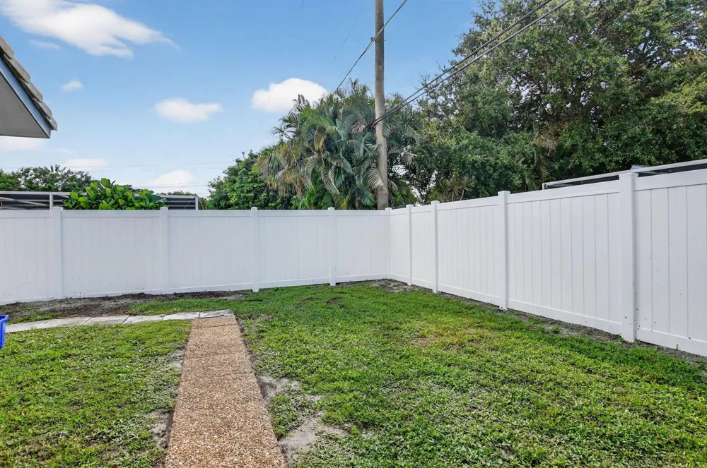 1544 NW 9th Street Boca Raton, FL 33486