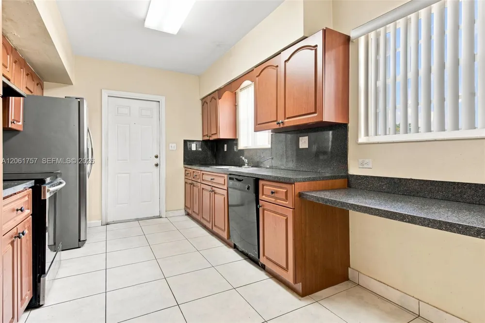 1760 NW 187th Ter Miami Gardens, FL 33056