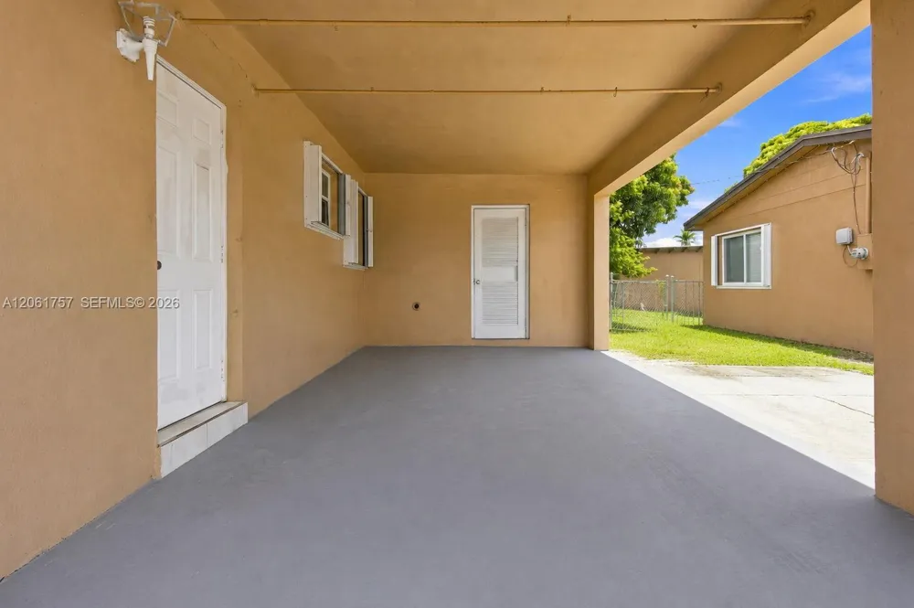 1760 NW 187th Ter Miami Gardens, FL 33056