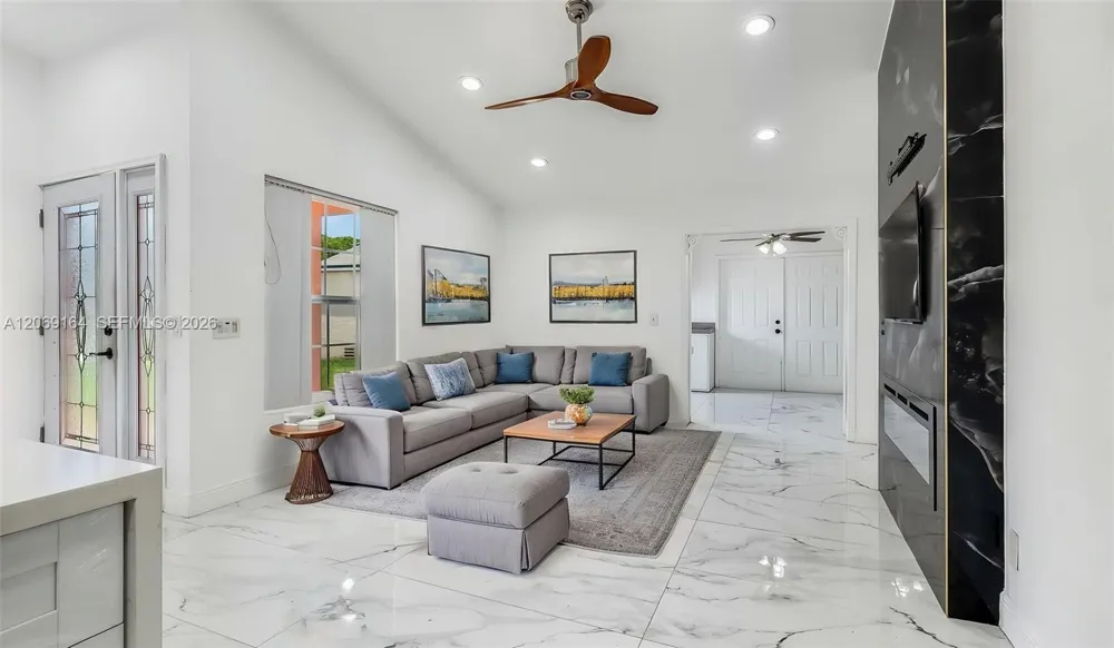 2421 SW 84th Ter Miramar, FL 33025