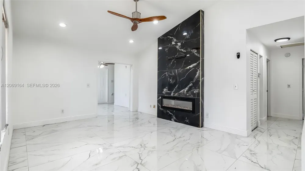 2421 SW 84th Ter Miramar, FL 33025