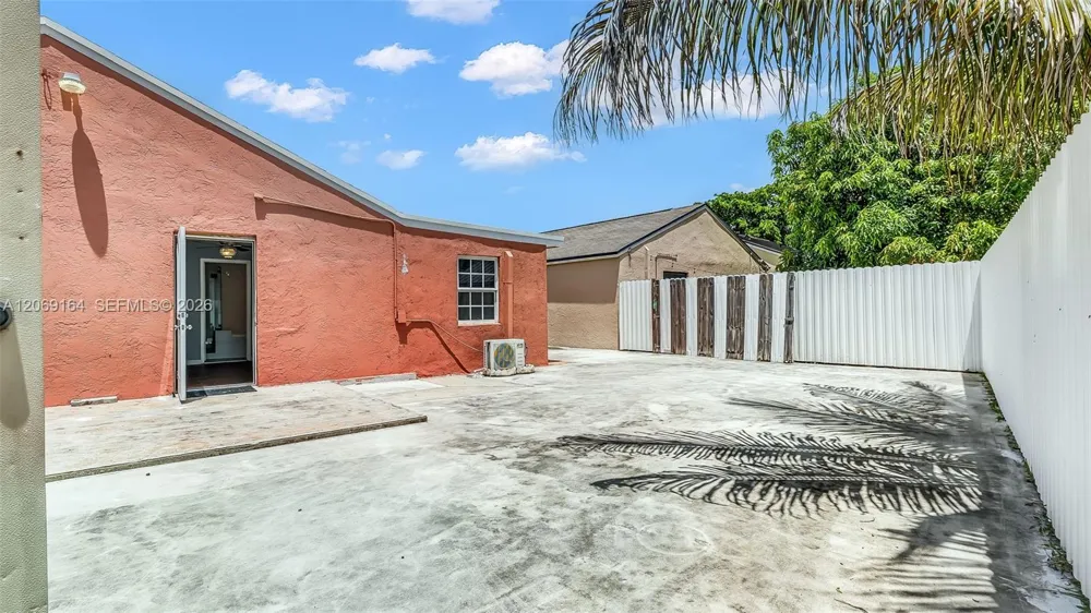 2421 SW 84th Ter Miramar, FL 33025