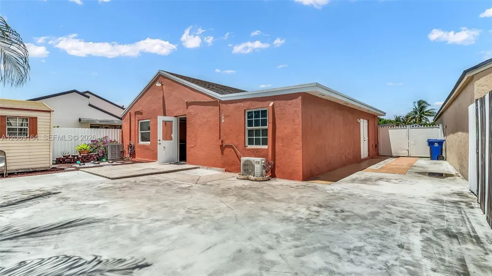 2421 SW 84th Ter Miramar, FL 33025