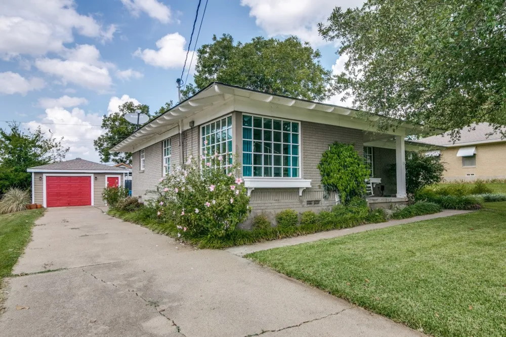 504 W Kaufman Street Rockwall, TX 75087