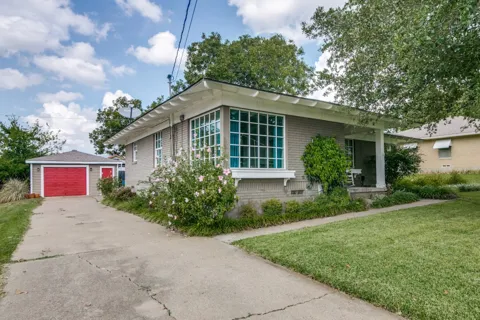 504 W Kaufman Street