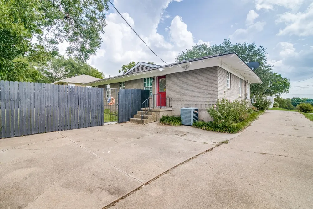 504 W Kaufman Street Rockwall, TX 75087