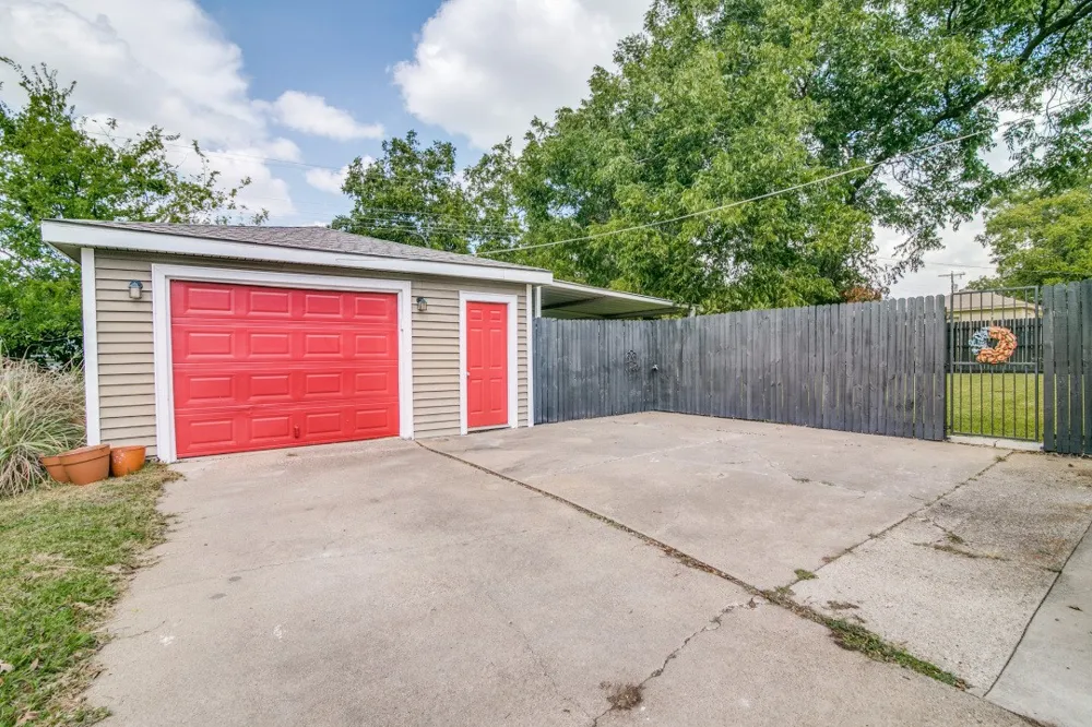 504 W Kaufman Street Rockwall, TX 75087