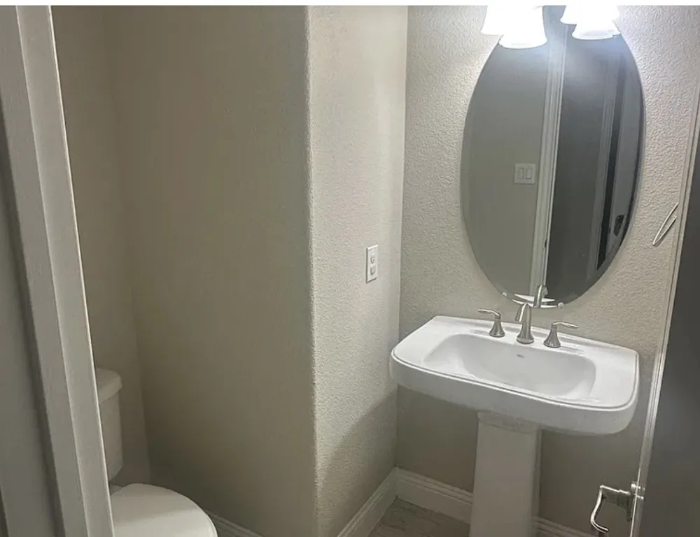 903 Red Deer Drive Euless, TX 76039