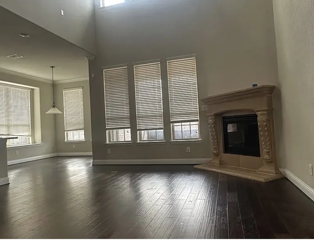 903 Red Deer Drive Euless, TX 76039